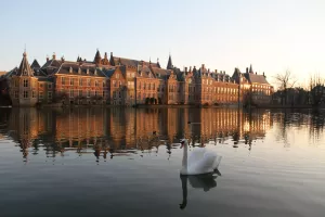 Pokušaj samoubojstva vješanjem u nizozemskom parlamentu