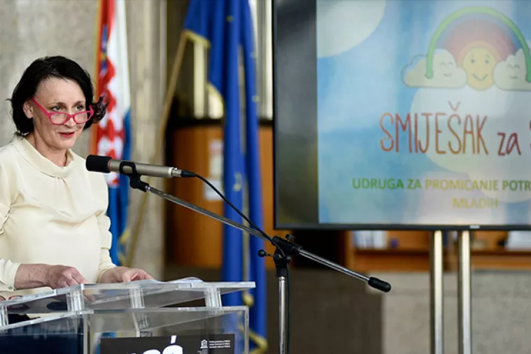 Smiješak za sve: Dok je teta pričalica u posjetu, oni nisu bolesnici u bolnici, oni su djeca