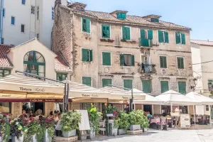 EIZ: Uoči turističke sezone zabilježen snažan porast potražnje za radnom snagom