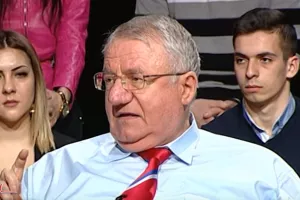 Šešelj osuđen na deset godina, ali ne ide u zatvor