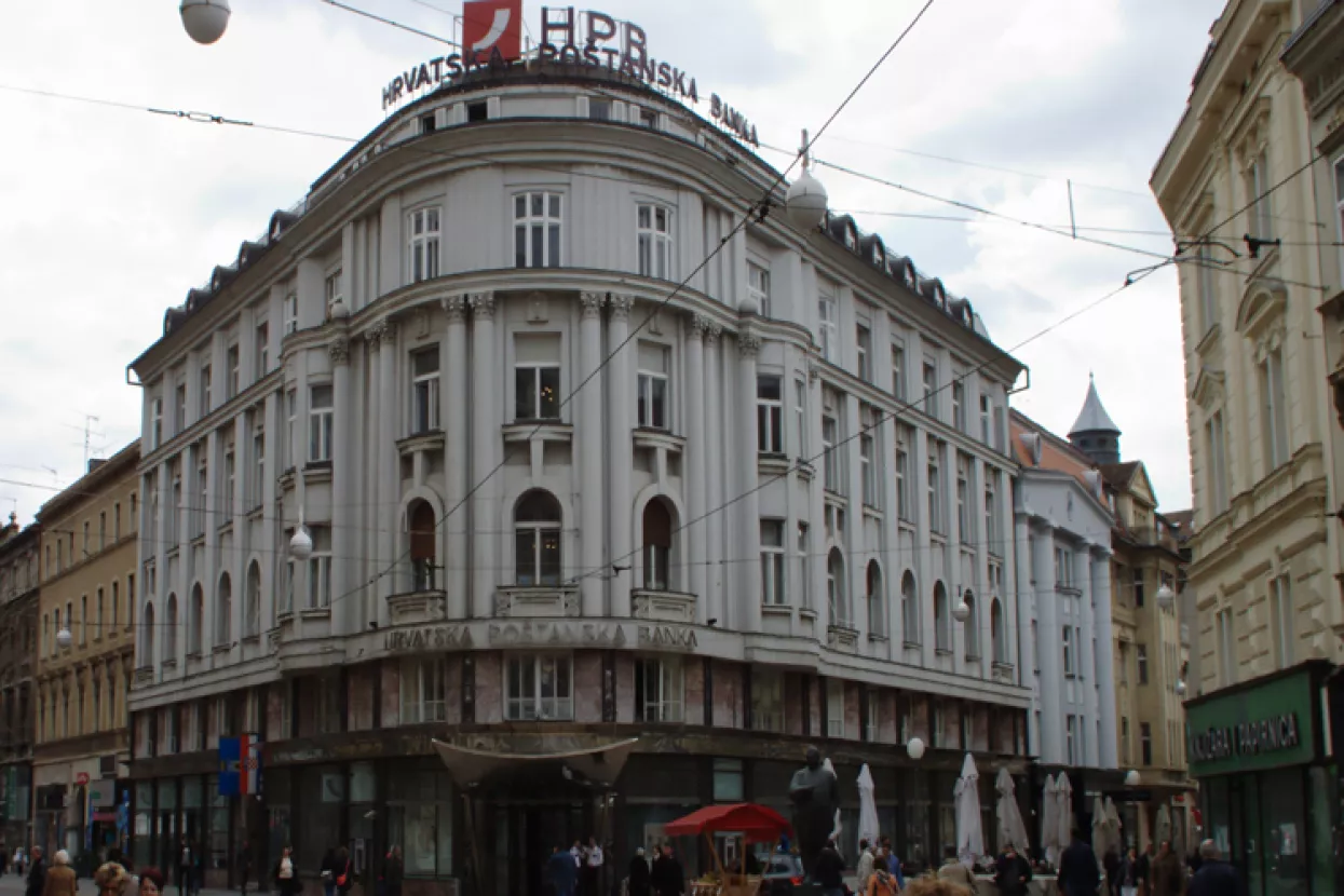 Hrvatska poštanska banka kupuje Jadransku banku