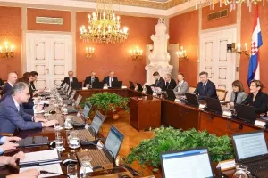 Vlada: Do 2021. udjel javnog duga u BDP-u past će na 66 posto