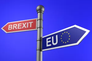 Zastupnici pritišću Theresu May da Velika Britanija ostane u carinskoj uniji s EU