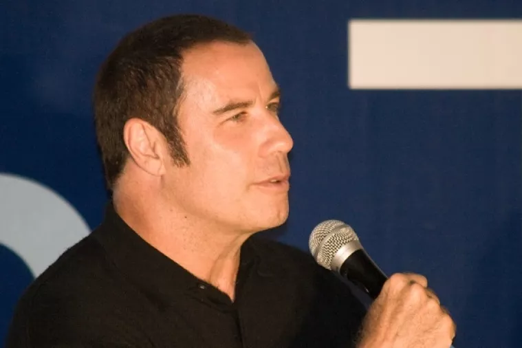 VIDEO: John Travolta i Billy Idol na koncertu u Jacksonvilleu zapjevali s Foo Fightersima