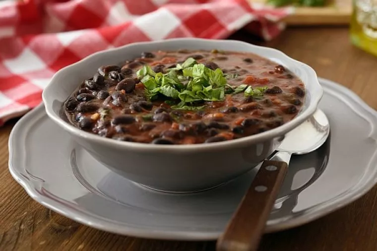 Osječanima za Praznik rada podijeljeno 3 tisuće porcija graha