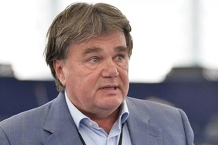 Jakovčić: Plenković i Cerar moraju pronaći rješenje