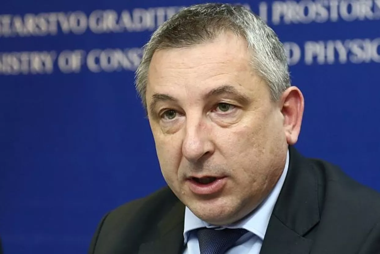 Štromar s mladima na Facebooku o subvencioniranju stambenih kredita