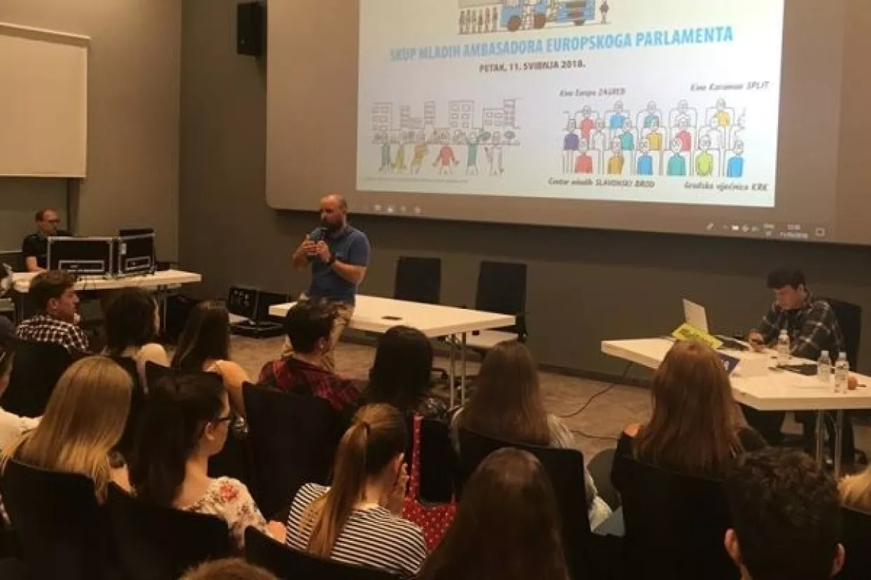 Održano multimedijsko druženje 'Škola ambasador Europskog parlamenta'