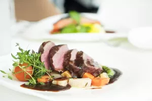 Chefovi s Michelinovim zvjezdicama u Vukovaru pohvalili hrvatske eno-gastro resurse