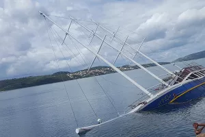 Dan za havarije - U Brodotrogiru potonuo jedrenjak, slovenskom Triglavu otkazala sva tri motora