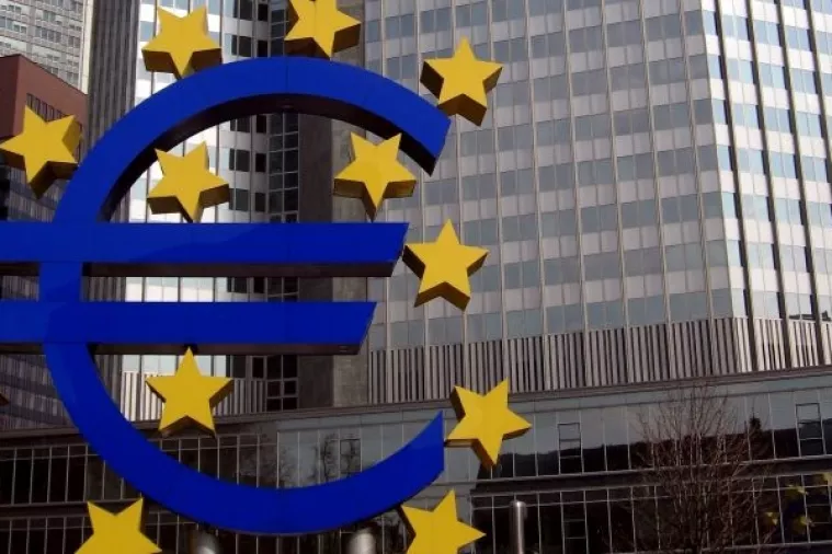 Stabilnost eurozone ugrožena ako Italija ne ispoštuje svoje obveze o dugu i deficitu