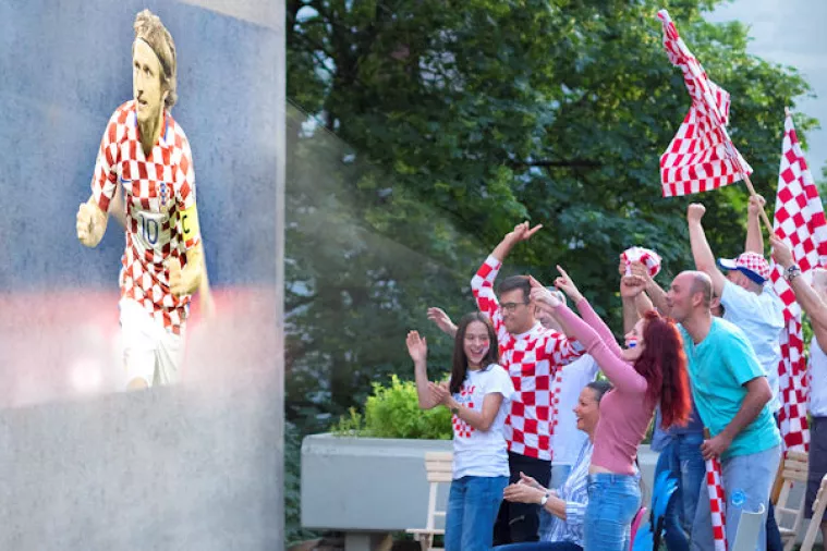 HT predstavio mini smart projektor za praćenje SP-a u nogometu