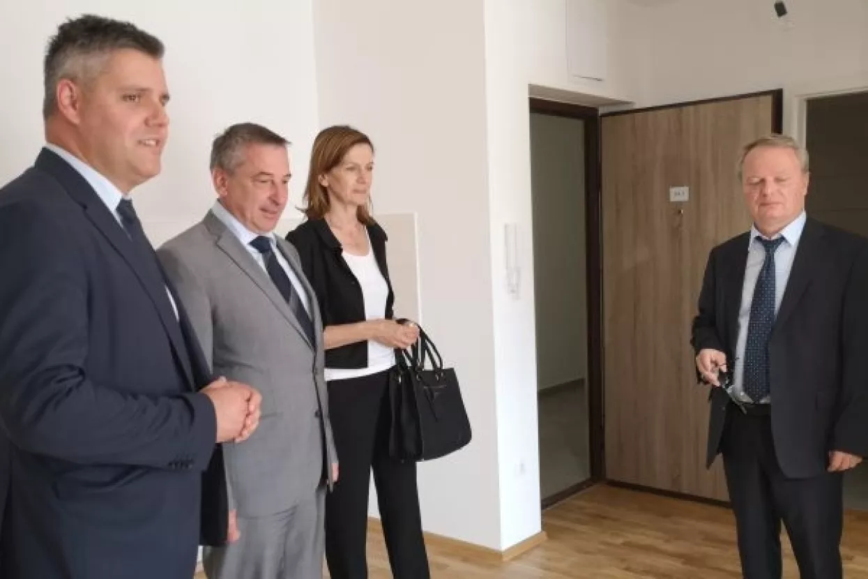 U Metkoviću Štromar podijelio ključeve POS-ovih stanova vrijednih 29 milijuna kuna