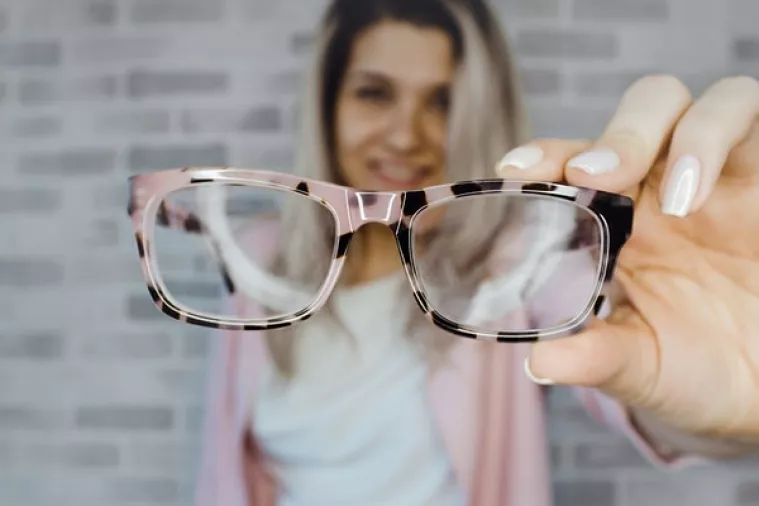 Kratkovidni ljudi dokazano su inteligentniji