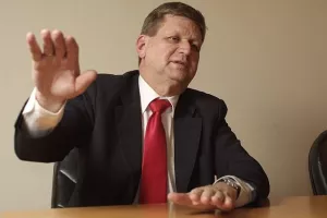 Mršić: Ministre Kujundžiću, ne igrajte se s javnim zdravstvom