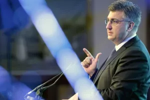 Plenković očekuje izglasavanje nagodbe u Agrokoru i očuvanje radnih mjesta