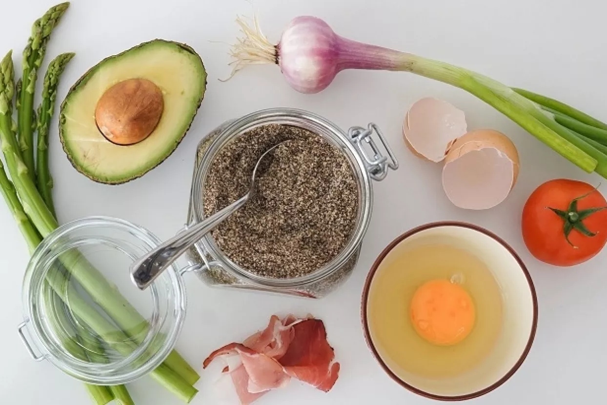 Šparoge, ananas i kupus na listi namirnica bez pesticida