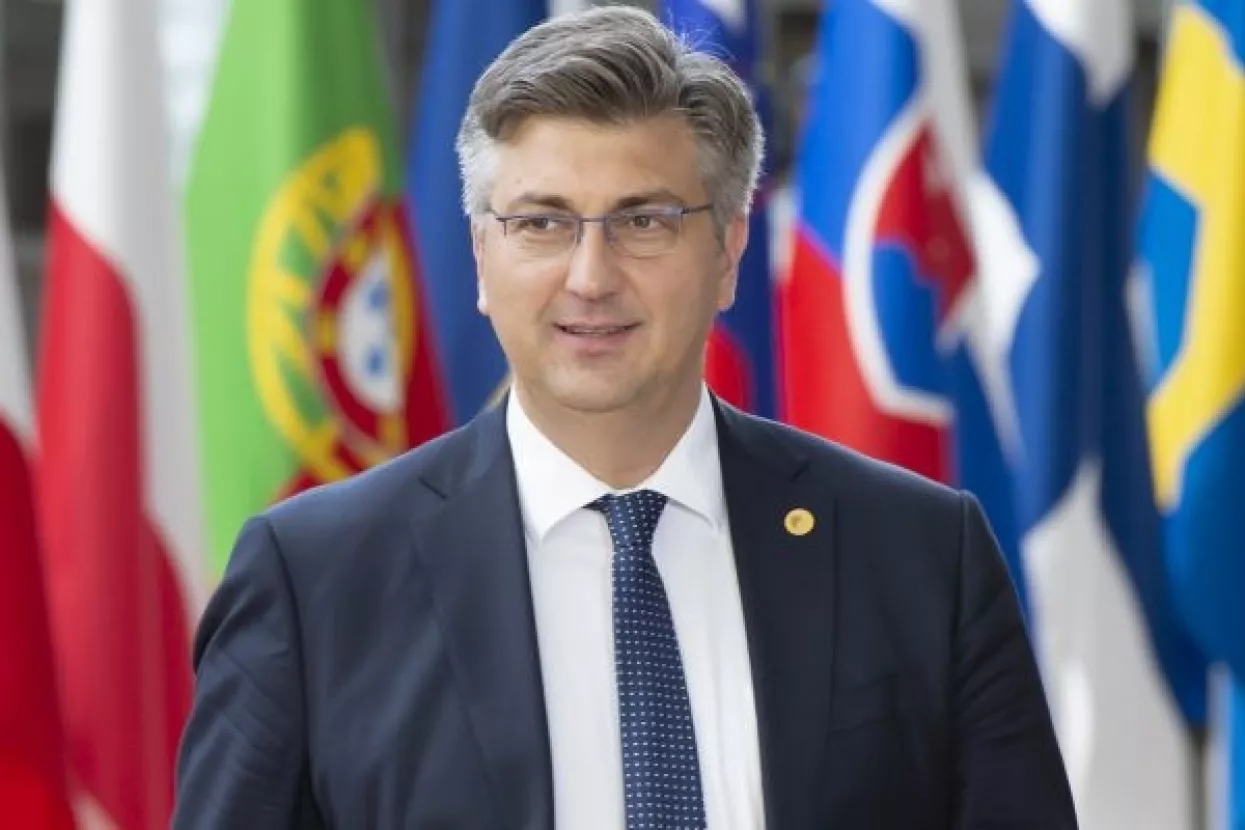 'Jabuka ne pada daleko od stabla': Plenković oštro odgovorio Šešelju