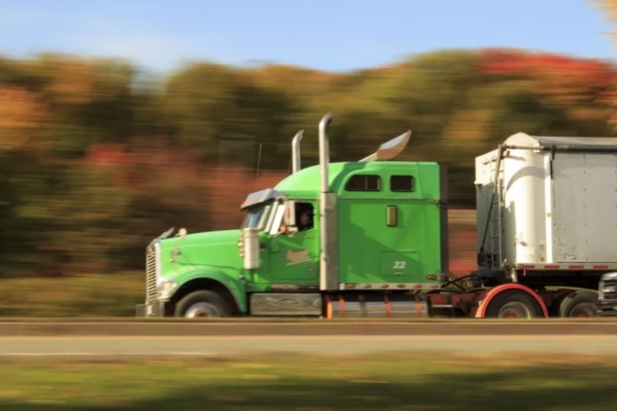 Nedostatak parkirnih mjesta američkim vozačima kamiona uzrokuje vrtoglave troškove