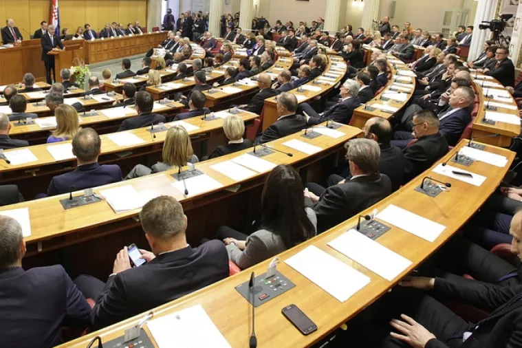 Saborski 'vrući krumpiri': SDP podcrtao neprihvatljivost nacionalizacije Ine privatizacijom HEP-a