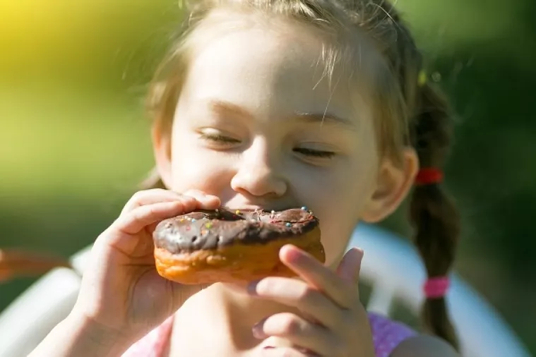 Majke su 'krive' što se prejedamo prženim i slatkim