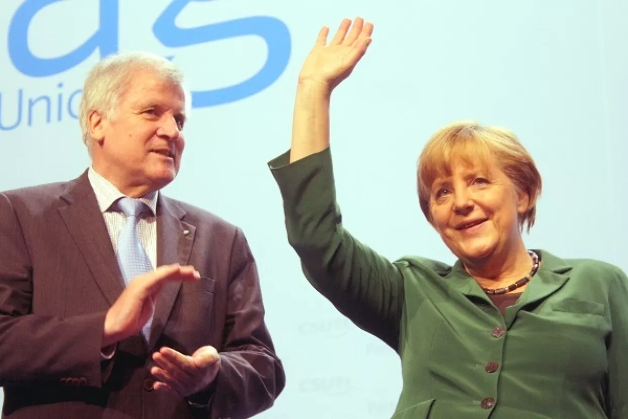 Kompromis riješio krizu njemačke vlasti - otvaraju se centri za izbjeglice na granici s Austrijom