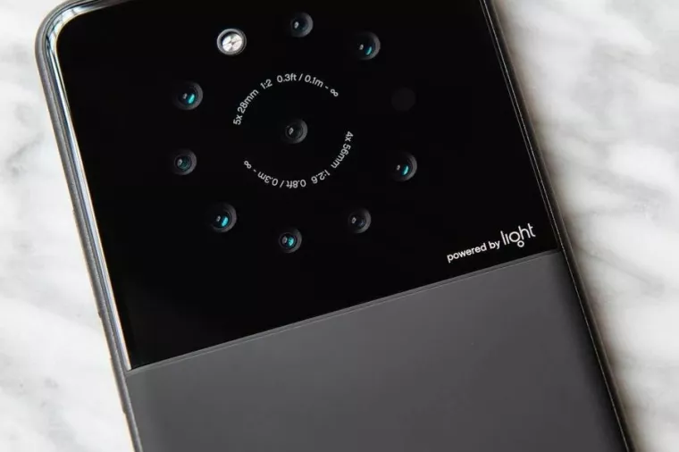 Projekt: Telefon s čak devet kamera