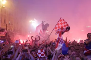 Povijesni doček za povijesni uspjeh: Vatreni 'zapalili' Zagreb