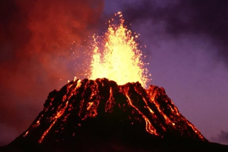 Užareni 'projektili' iz vulkana Kilauea pogodili brod i ozlijedili 23 ljudi