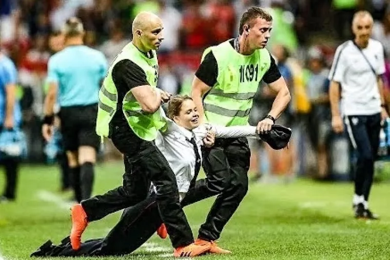 Rusija: Članovima Pussy Riot 15 dana zatvora zbog prekida finala