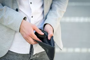 HAC-ovi zaposlenici pronašli novčanik s 1800 eura i vratili ga vlasniku