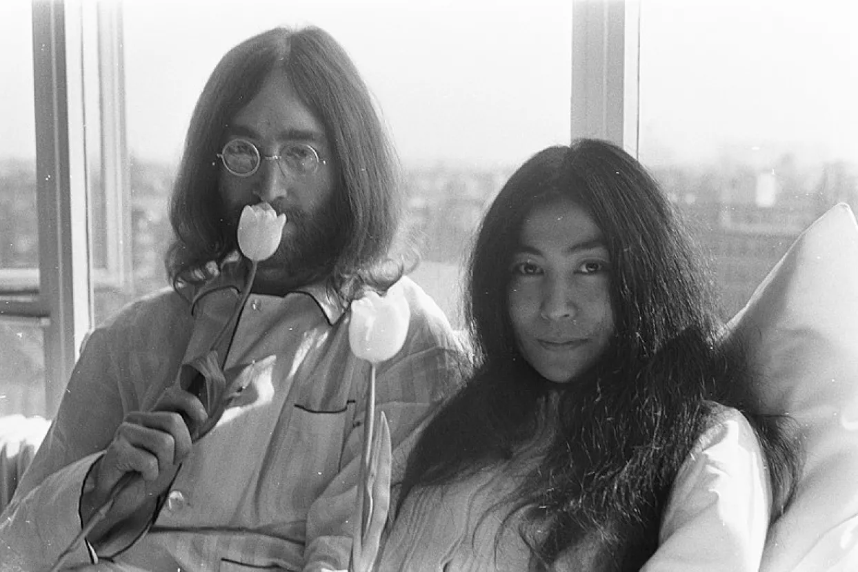 Yoko Ono šalje poruku mira albumom 'Warzone'