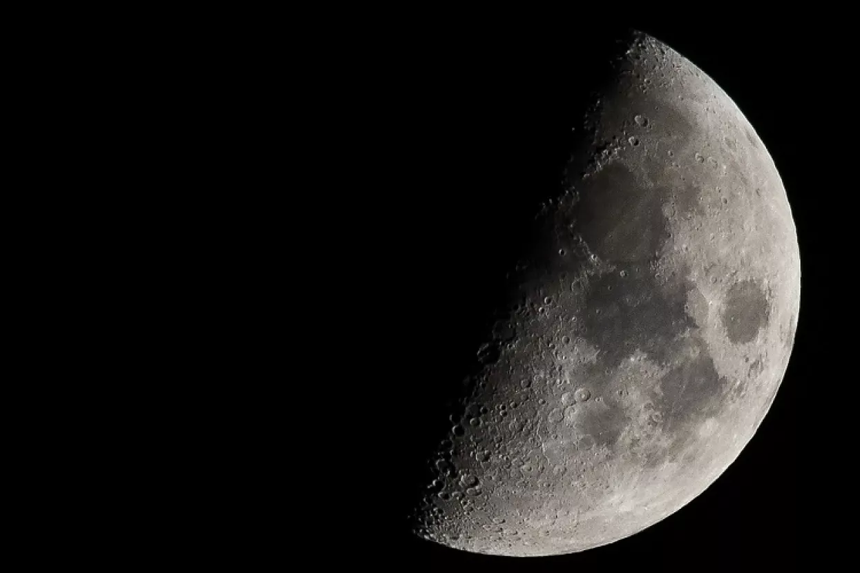 Astronomski spektakl: Crveni planet nadvit će se nad 'krvavi Mjesec'