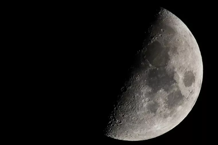 Astronomski spektakl: Crveni planet nadvit će se nad 'krvavi Mjesec'