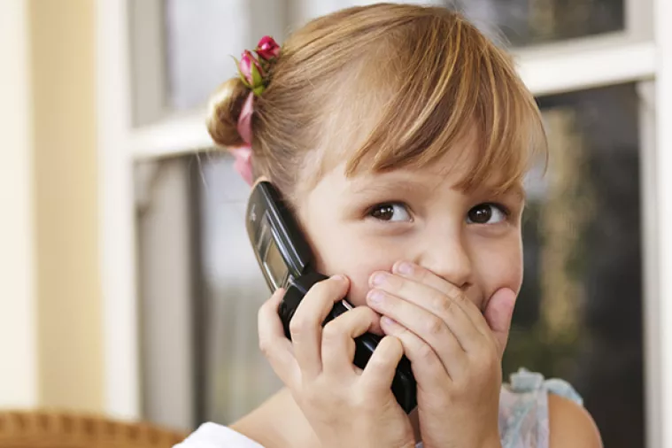 Francuska zabranila mobitele u osnovnim školama