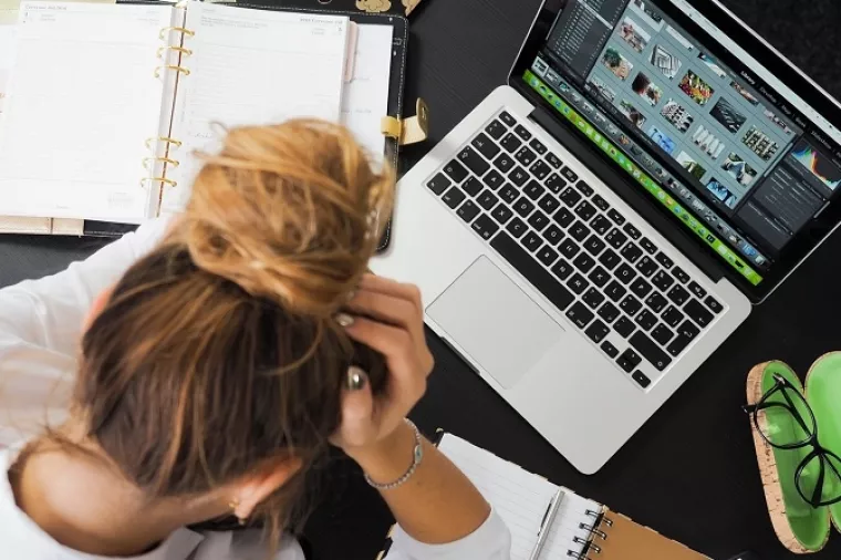 Stalno dokazivanje na poslu i uspoređivanje s kolegama izaziva stres