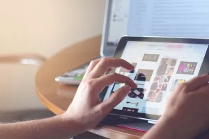 Digitalizacija škola u godinu dana napredovala sa dvojke na četvorku