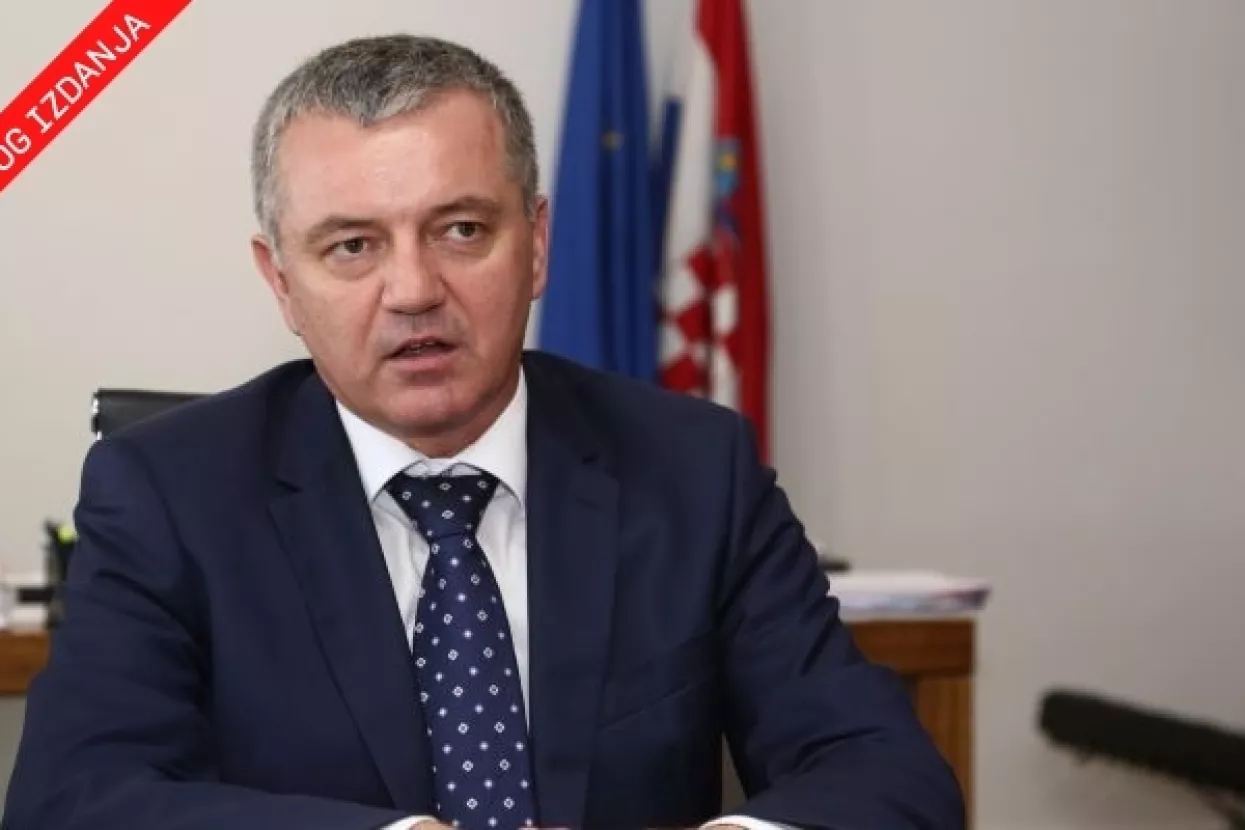 Najbrži prst (2): Predao projekt četiri sekunde nakon otvaranja i zakasnio