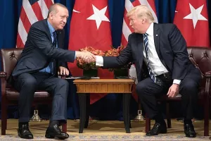 Turska na 120 posto povisila carine na američke aute, 140 posto na alkoholna pića