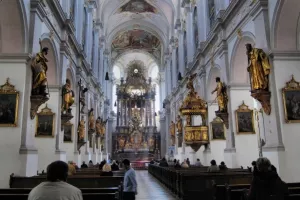 SAD: 300 svećenika osumnjičeno za zlostavljanje 1.000 djece