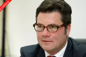 Mikroskop za gledanje hrvatskih reformi