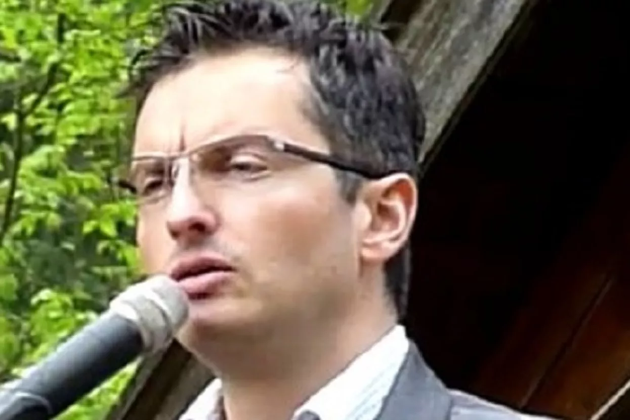 Snimke Šarecovih imitacija političara i dalje na internetu