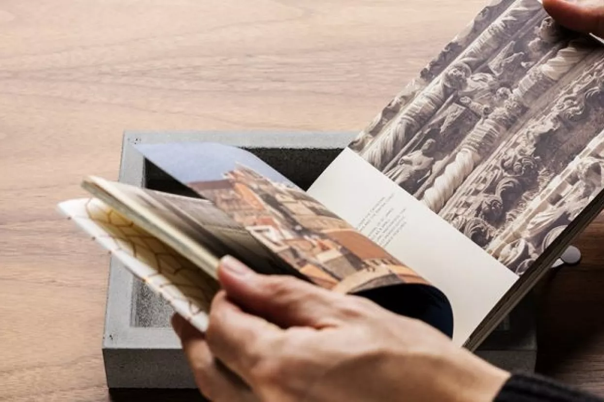 Izložbi Croatia je Hrvatska i betonskoj knjizi svjetska dizajnerska nagrada Red Dot