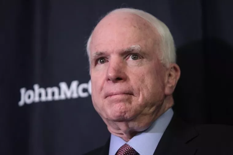 Preminuo američki senator John McCain