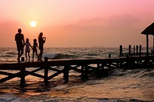Švedski socijaldemokrati pred izbore obećavaju 6 tjedana godišnjeg zaposlenim roditeljima