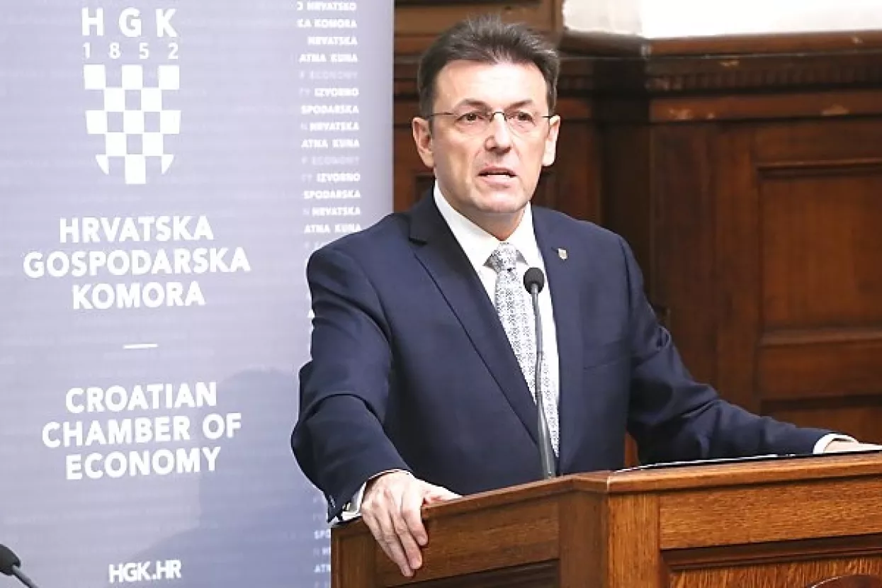 HGK: Nove tvrtke osloboditi obveze povećanja minimalne plaće direktora