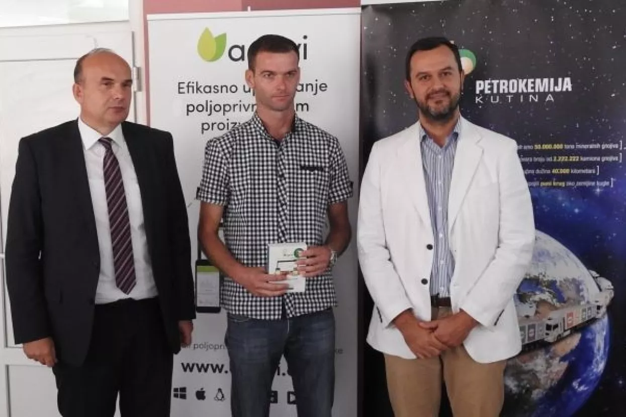 Petrokemija poljoprivrednicima dodijelila softverske pakete