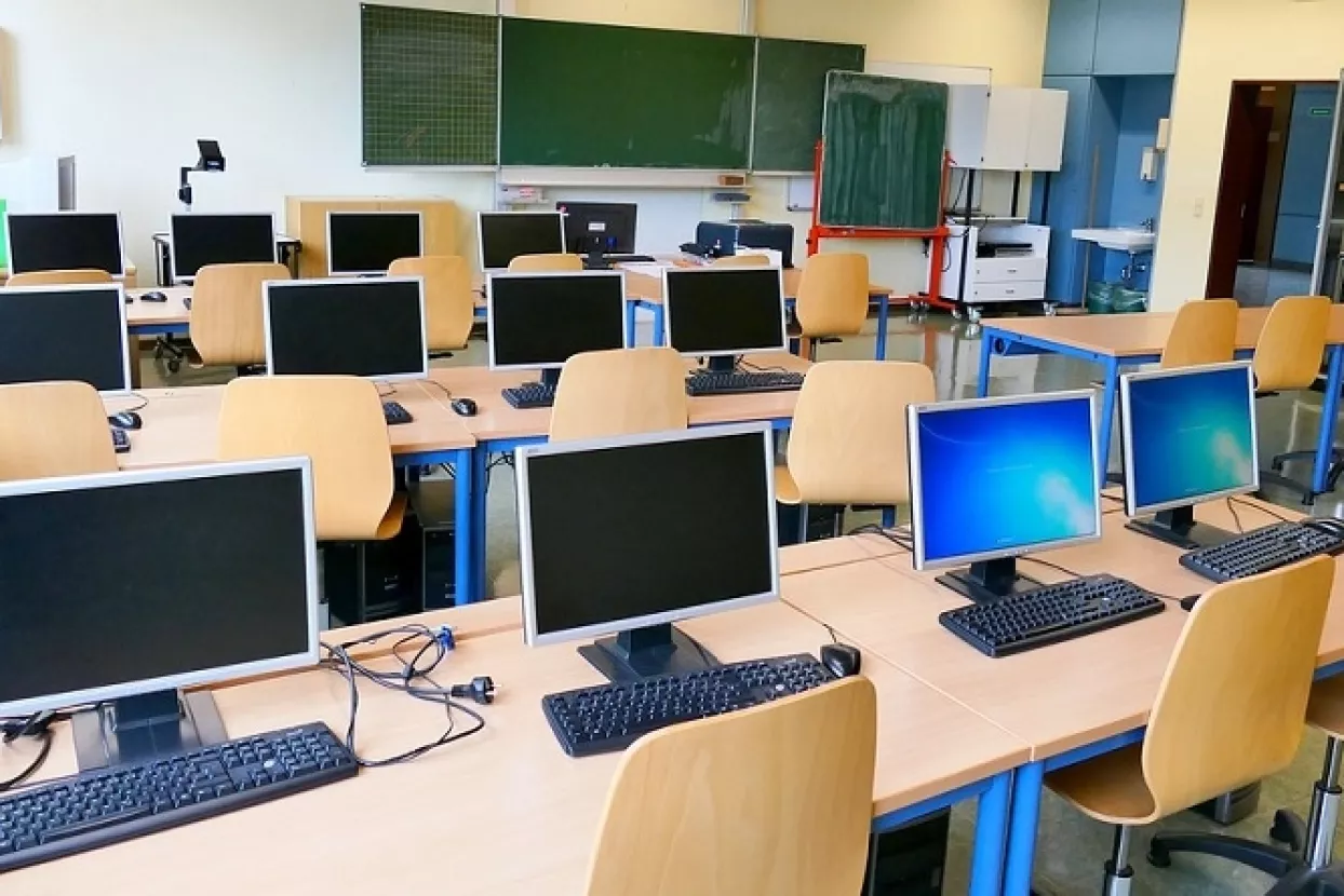 Novi obavezan predmet: Ministarstvo s 36 milijuna kuna opremilo informatičke radionice