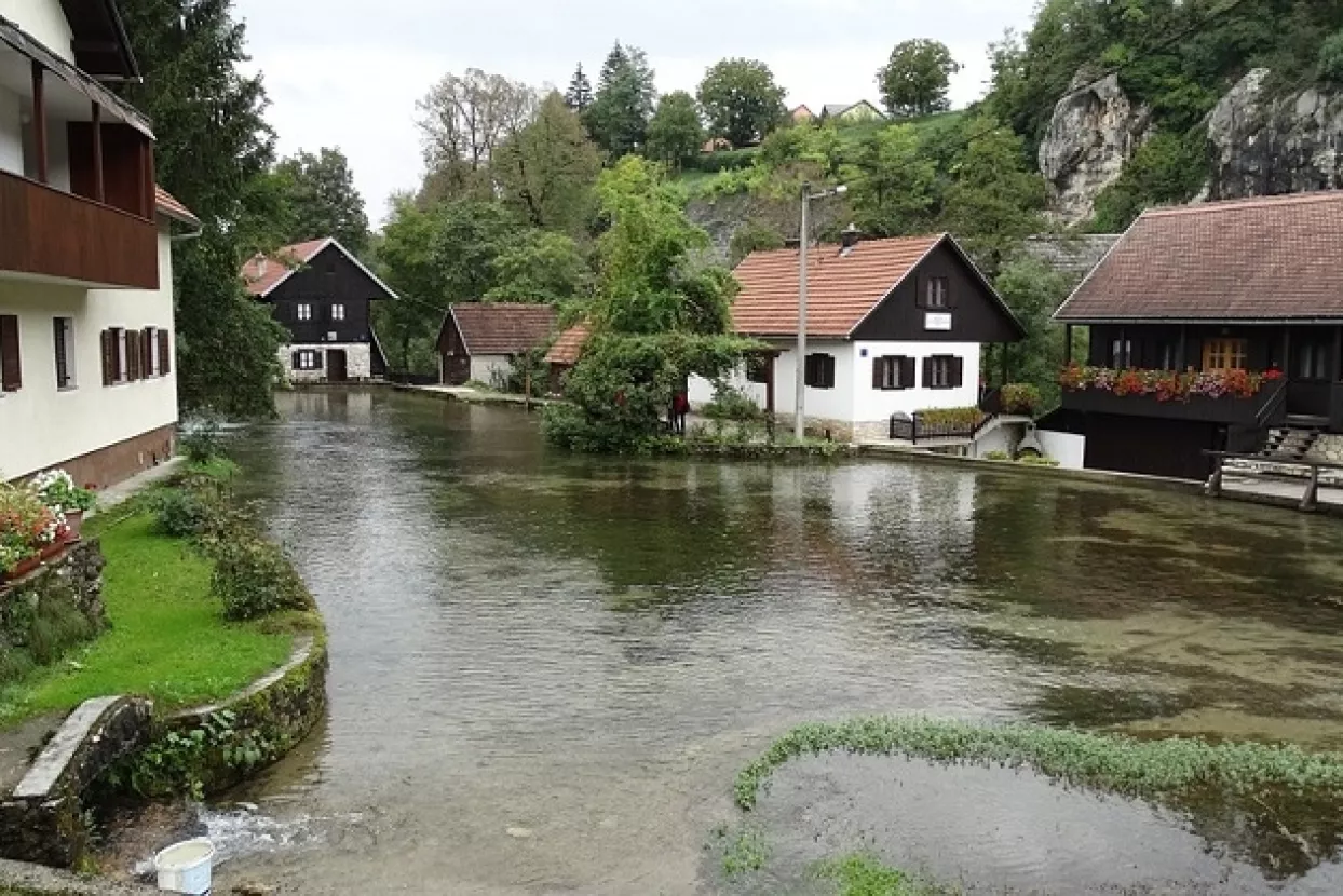 U Karlovačkoj županiji ostvareno pola milijuna turističkih noćenja, najviše u Rakovici i Slunju