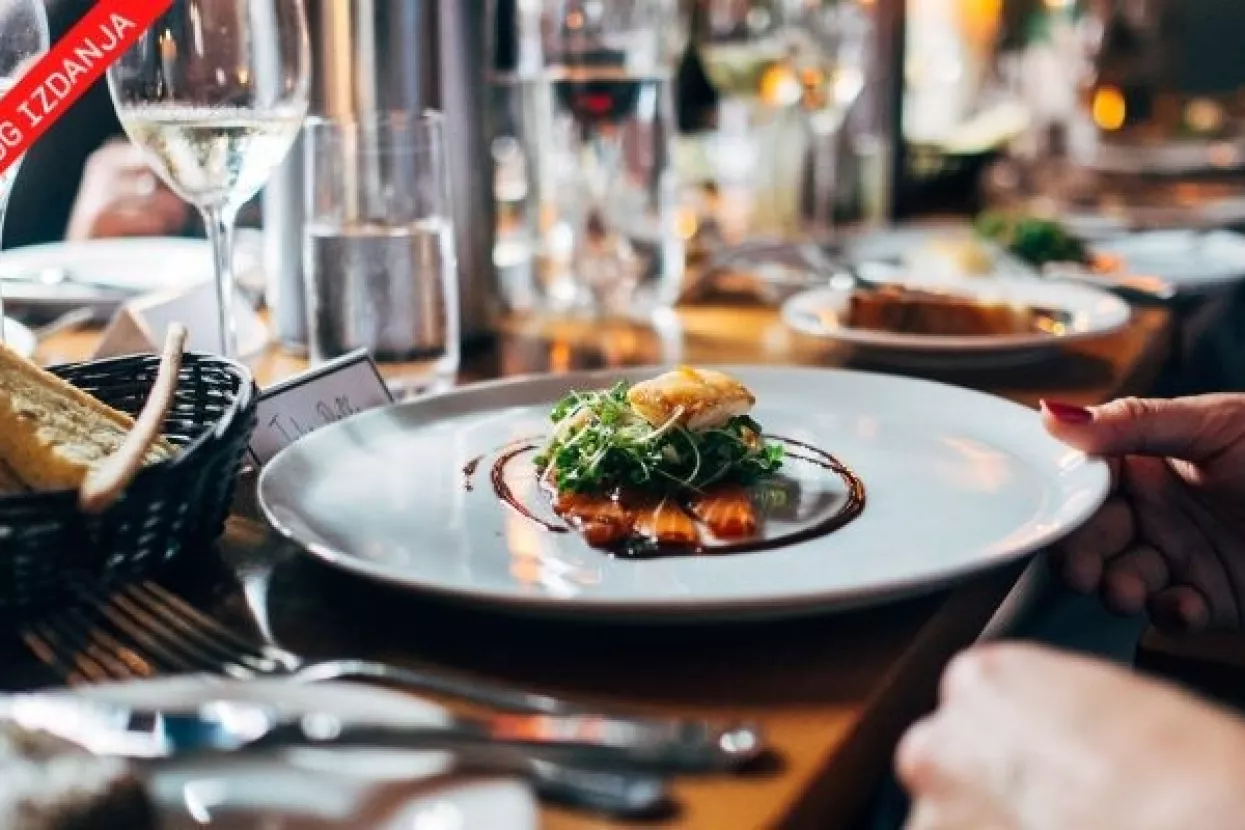 Sve skuplja hrana, sve jeftiniji restorani